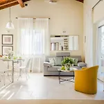 Apartman With Terrace & Parking *