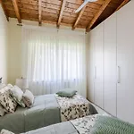 Apartman With Terrace & Parking