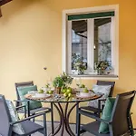 Apartman With Terrace & Parking *
