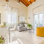 Apartman With Terrace & Parking Lucca