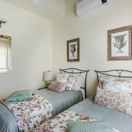 Smart With Terrace And Parking In